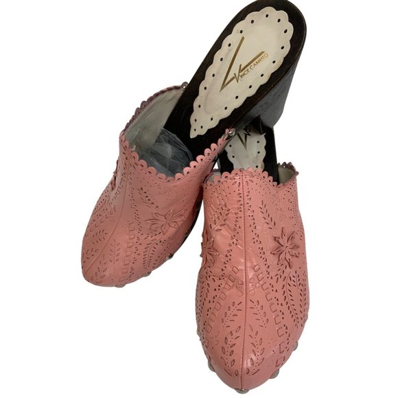 9B Vince Camuto Pink Leather Studded Clogs Mules Wooden Heels Floral Cutout - Picture 4 of 13